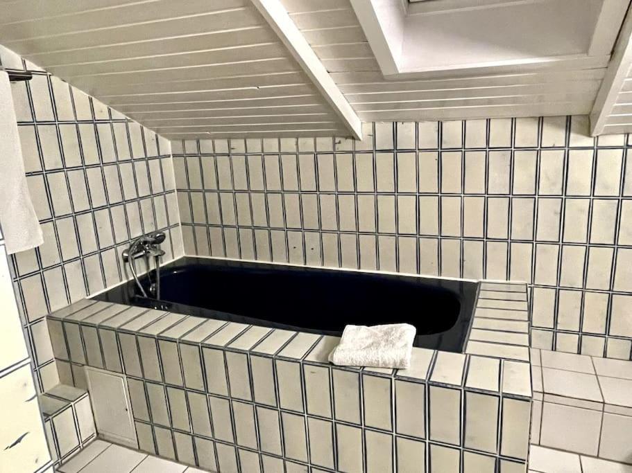 Train Fans Guesthouse ซีวีทาล ภายนอก รูปภาพ